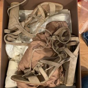 Gianvito Rossi nude suede platforms, size 38